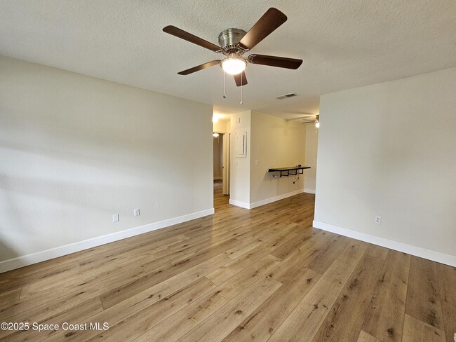 Building Photo - 2465 Mercury Dr