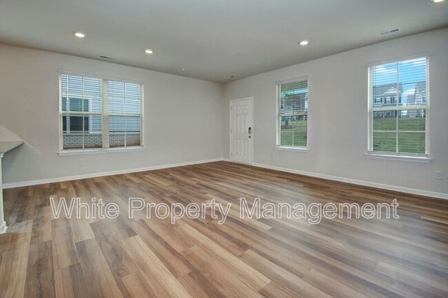 Building Photo - 3130 Glenn Hope Wy