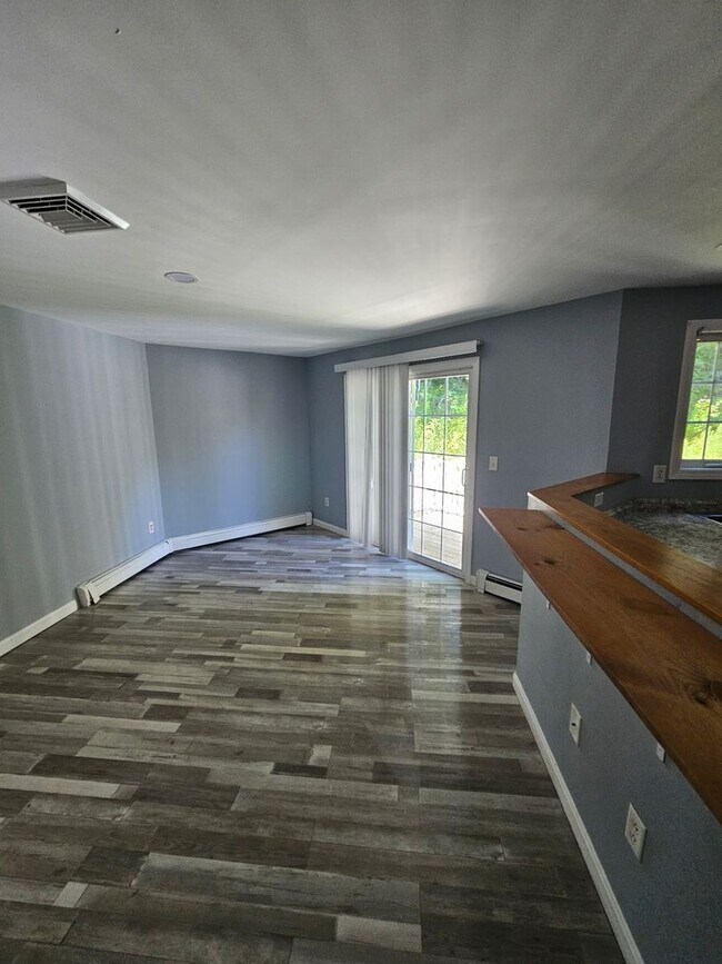 Foto del edificio - Sun-Filled 3BR/2BA Condo with Two Private Decks