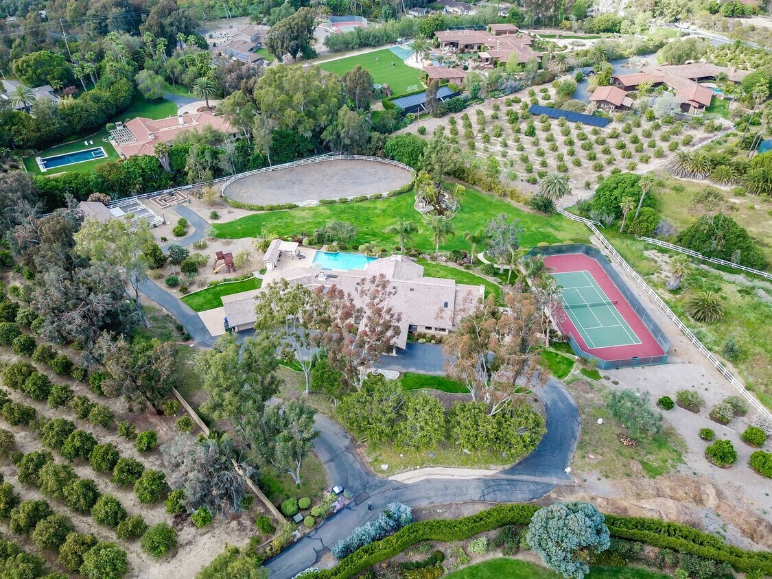 Primary Photo - Beautiful Rancho Santa Fe Covenant home on...
