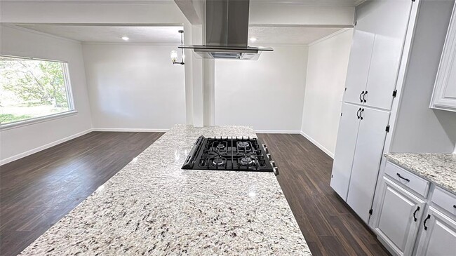 Foto del edificio - 3910 Englewood St