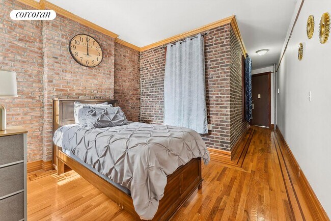 Building Photo - 488 Kosciuszko St