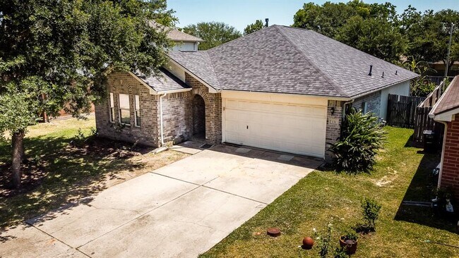 Building Photo - 131 Bristol Bend Ln