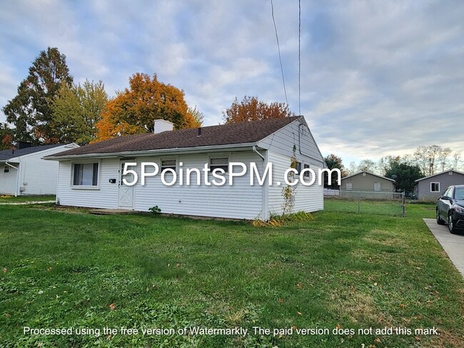 Building Photo - 1032 Andrew St