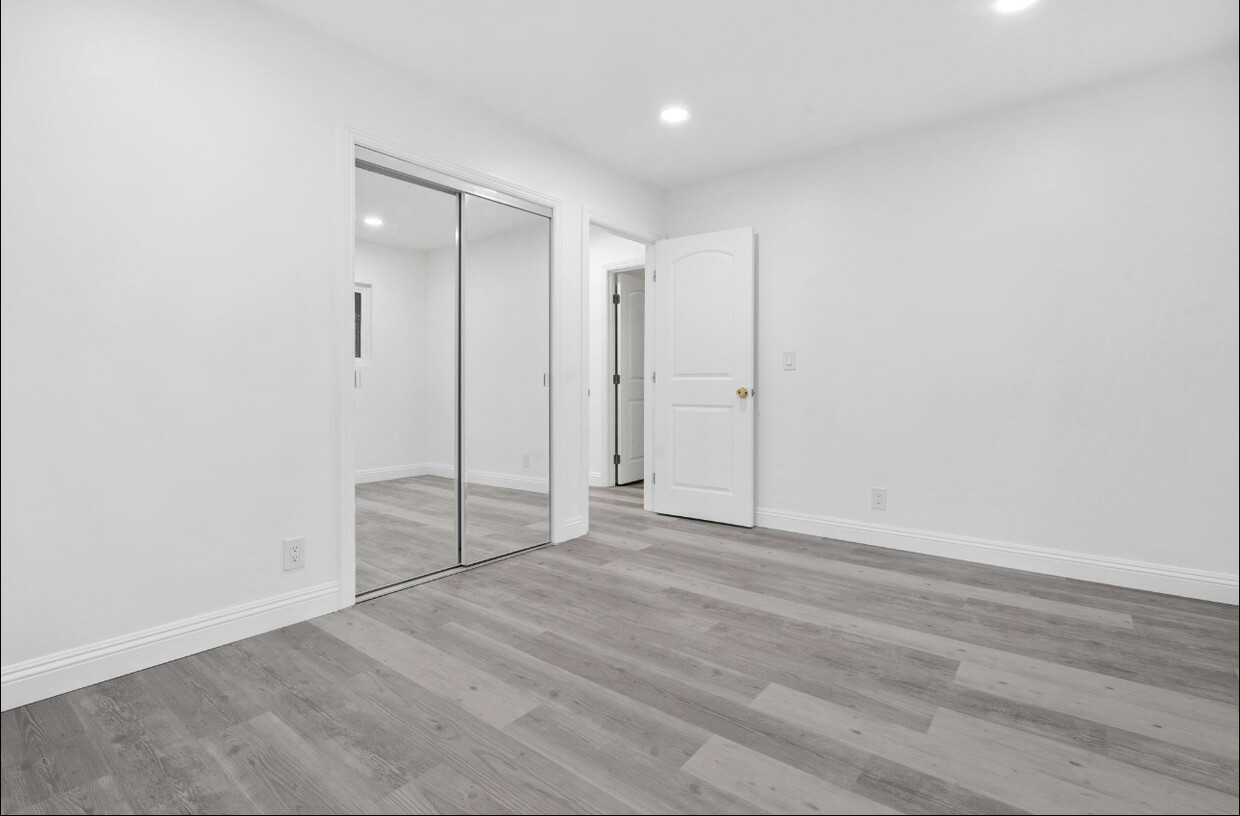 Foto principal - 4925 Indian Wood Rd