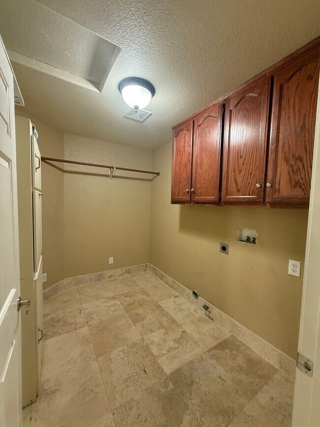 Foto del edificio - Spring Valley Lake Home- On Lake w/ Boat Dock, 3bedrooms, 2 Baths