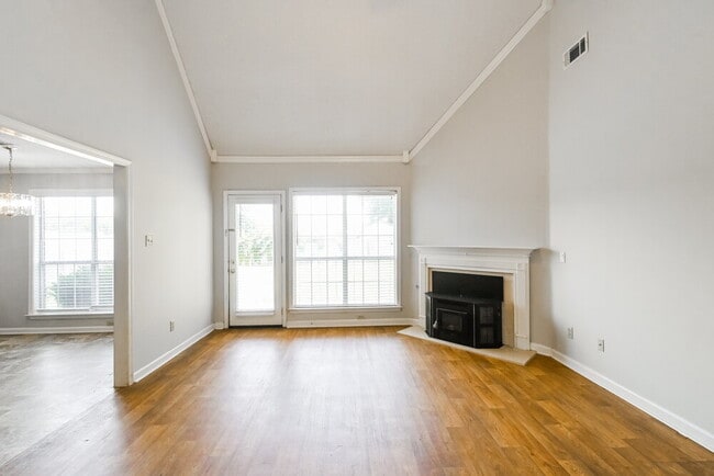 Building Photo - 15 Oakridge Cove