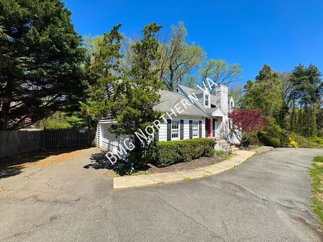 Foto del edificio - 6600 Braddock Rd