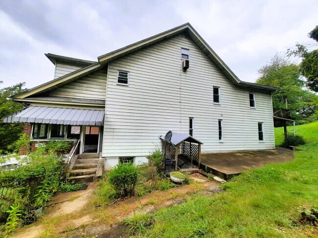 Building Photo - 409 Johnston Ave