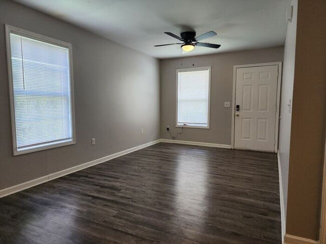 Foto del edificio - All Electric 1 Bedroom 1 Bathroom- WATER Flat Rate $50