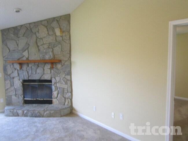 Foto del edificio - 3042 Waters View Cir