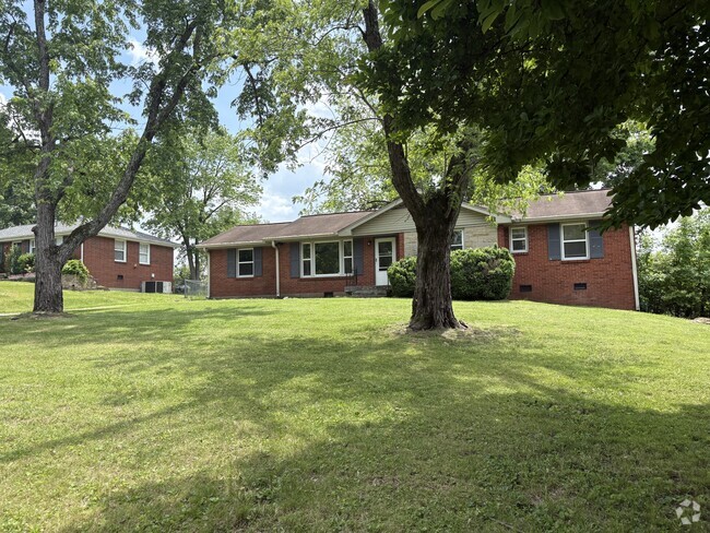 Building Photo - 2405 Ridgeland Dr
