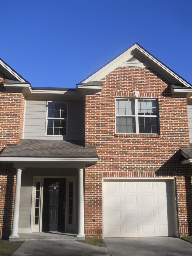 Foto principal - Perimeter Crossing Condos!