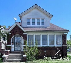 Building Photo - 5204 Beaconsfield St