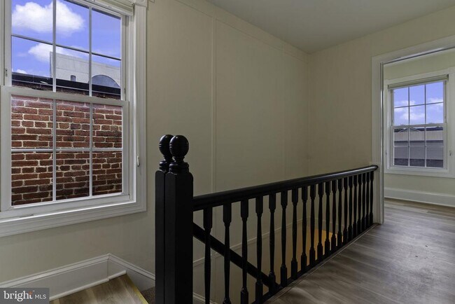 Foto del edificio - 1506 Mt Vernon Ave