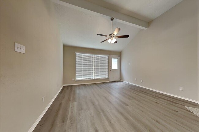 Foto del edificio - 12907 Stancliff Oaks St
