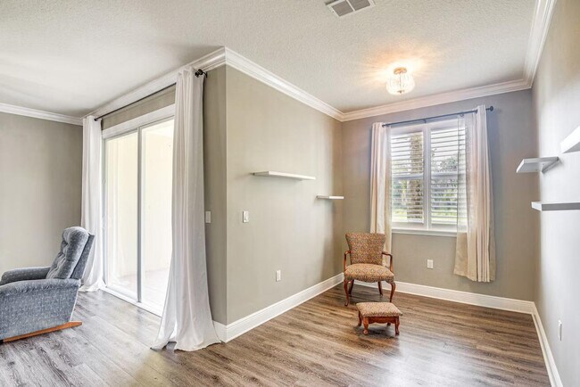 Building Photo - 25 Riverview Bend N