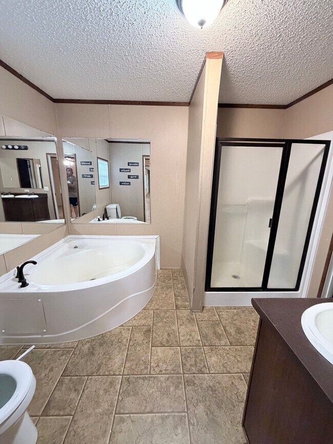 Foto del edificio - 45142 Sterling Rd