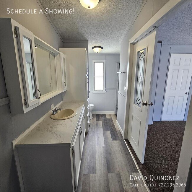 Building Photo - 2737 W Washington Center Rd