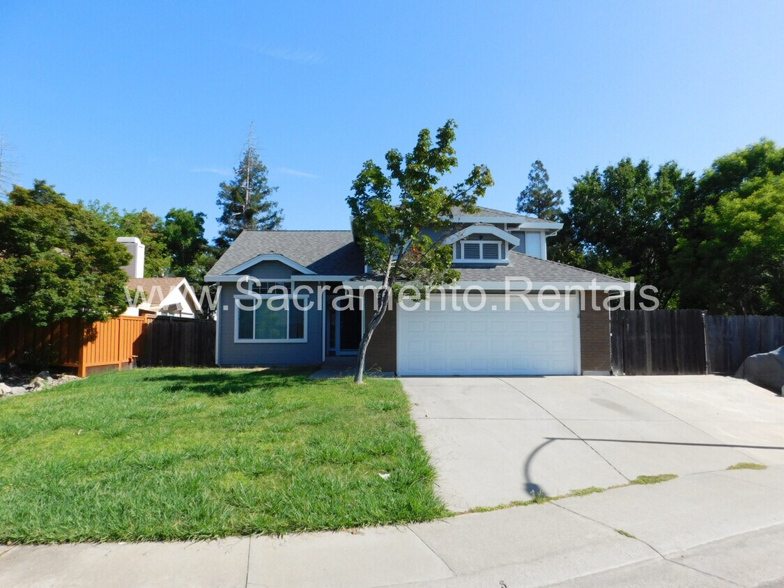 Primary Photo - Spacious 4bd/2ba Home near Calvine & Power...