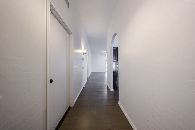 Foto del edificio - 740 W Dublin St