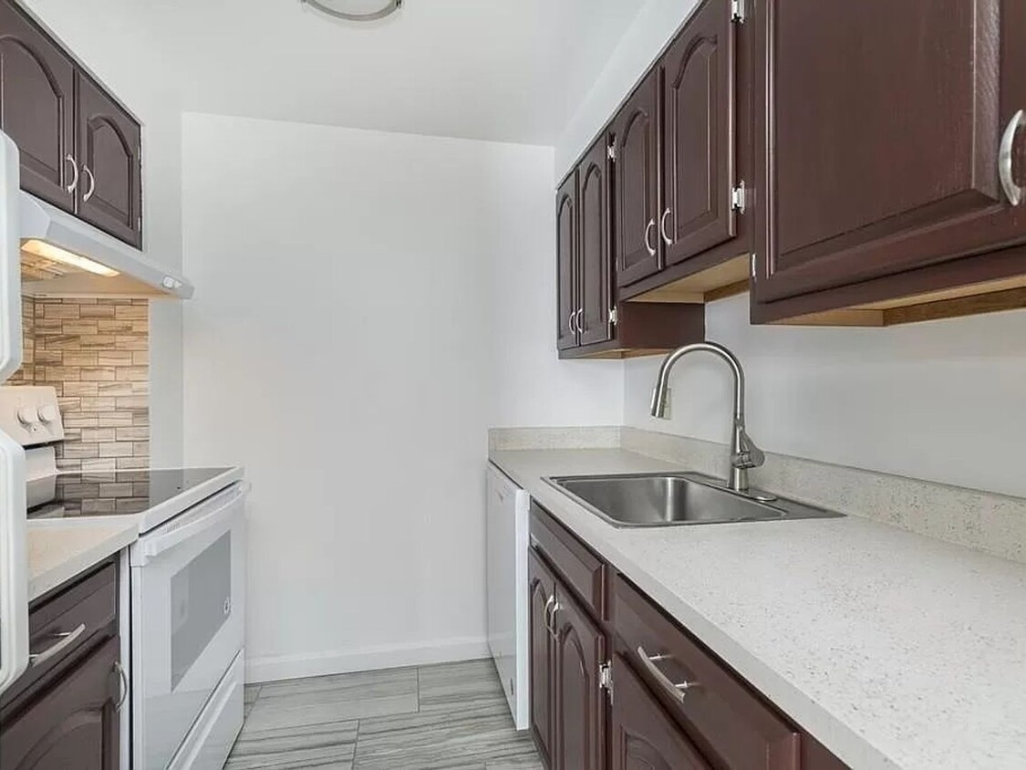 Primary Photo - 1 Bedroom Townhome in Boston