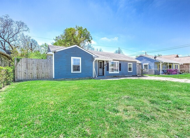 Foto del edificio - 3910 Luca St