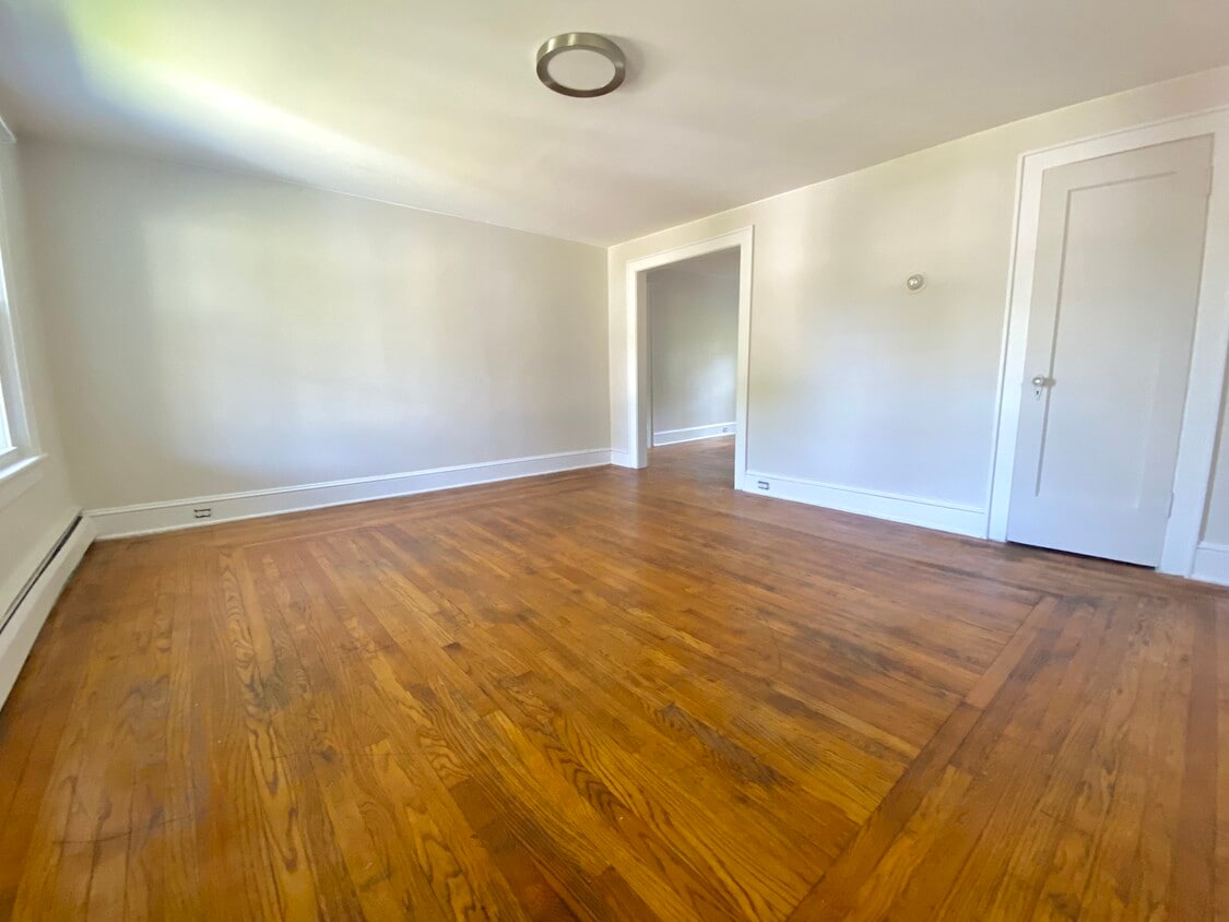 10 Conway Pl Unit 3, Kingston, NY 12401 Apartments in Kingston, NY