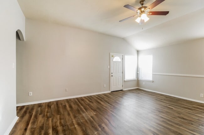 Building Photo - 21554 Kings Bend Dr