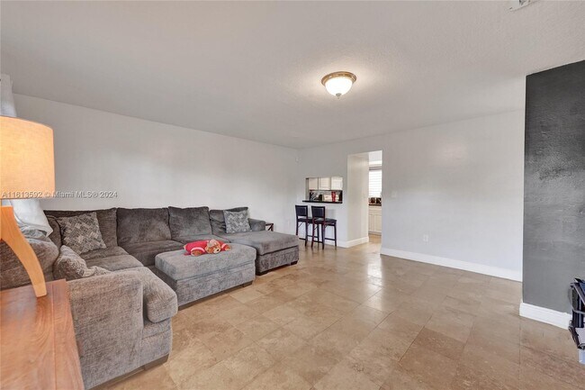 Foto del edificio - 3141 SW 27th Terrace