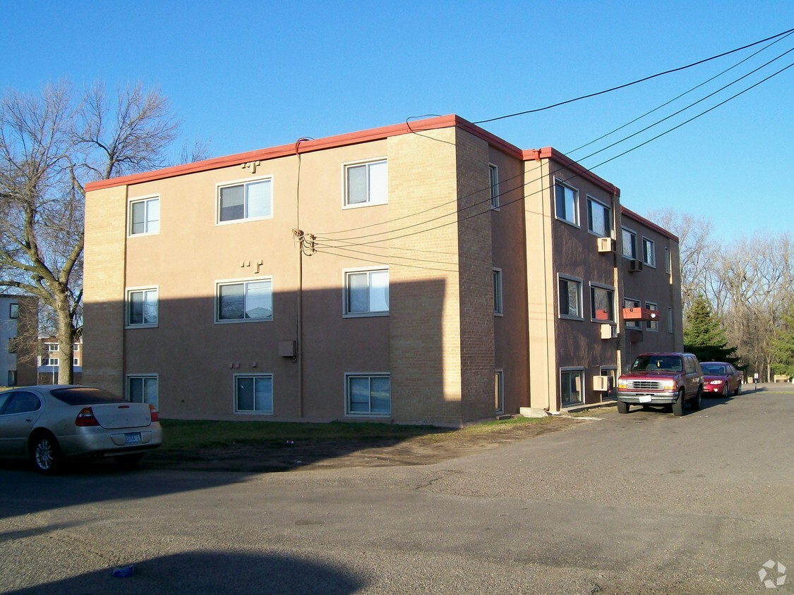 Building Photo - The Heights Apartments