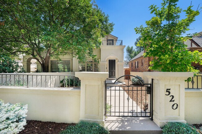 Foto del edificio - Stunning Home in the Heart of Cherry Creek...