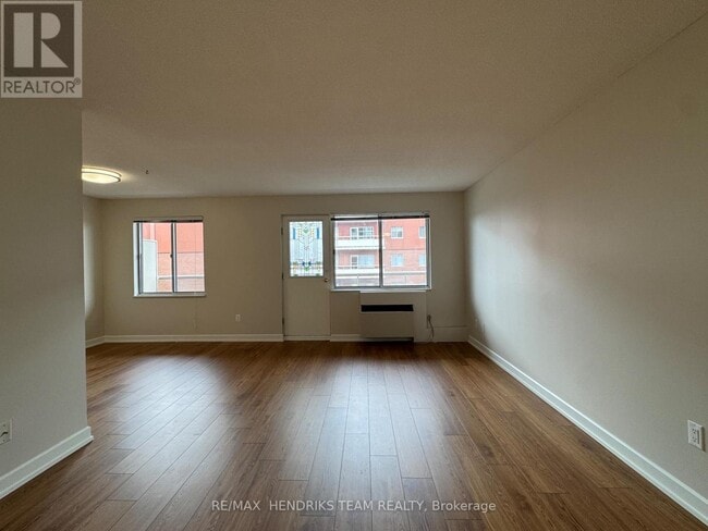 Building Photo - 610 Lake St