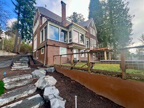 Building Photo - 2061 East Bay Drive Northeast