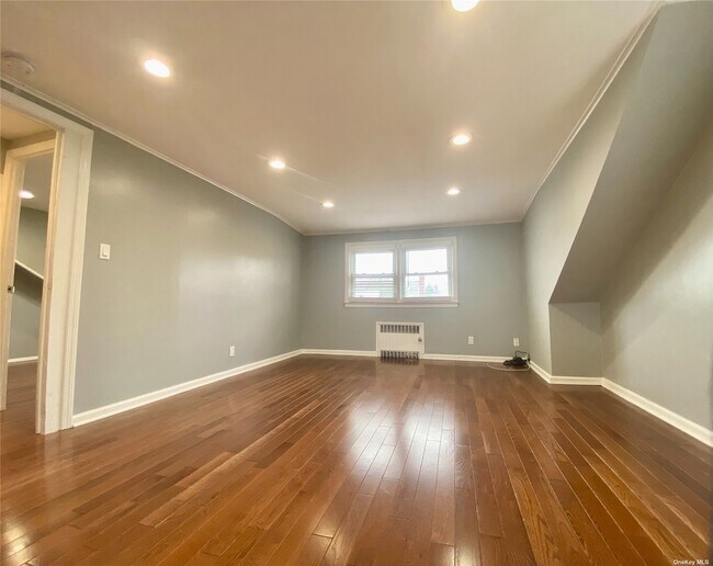 Foto del edificio - 24 Catalpa Ave