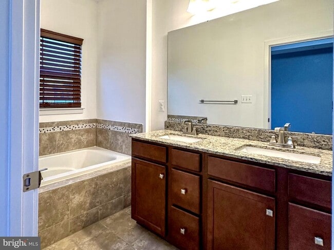 Foto del edificio - 601 Colindale St