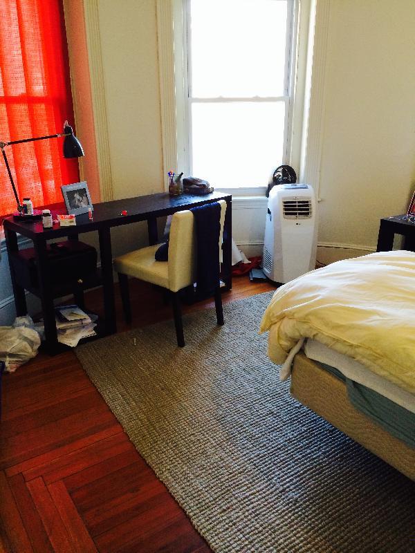 Foto del edificio - 1583 Beacon St