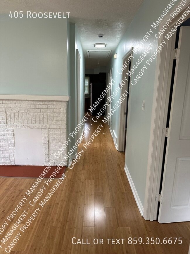 Building Photo - 405 Roosevelt-
