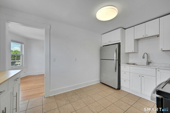 Foto del edificio - 125 Tunxis Hill Rd