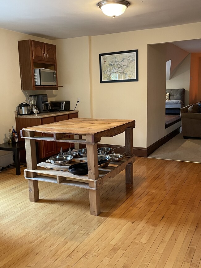 kitchen - 2848 Irving Ave S