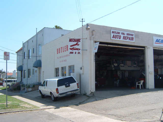 Building Photo - 402 Church Ave