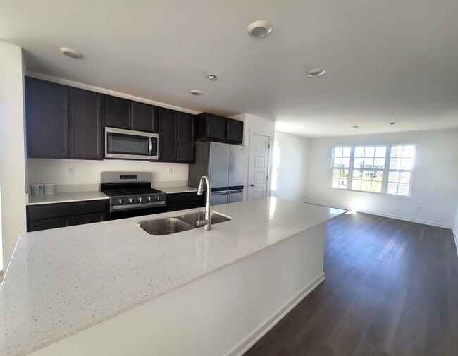 Foto del edificio - 6550 Linden Trl