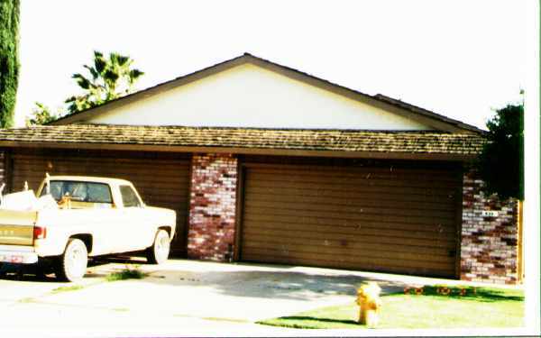 Primary Photo - 428-430 W Vineyard Dr