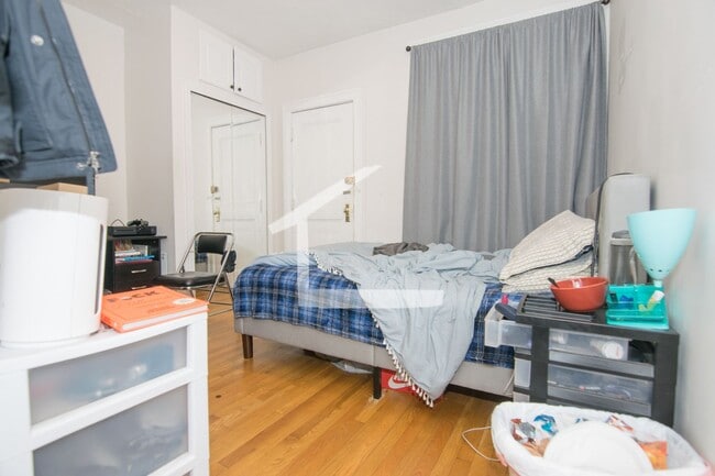 Photo - Fantastic 4 bed 2 bath in Beautiful Brookline House