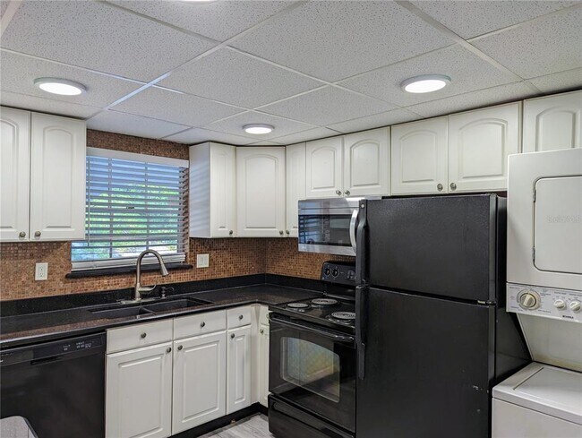 Foto del edificio - 701 Russell Ln