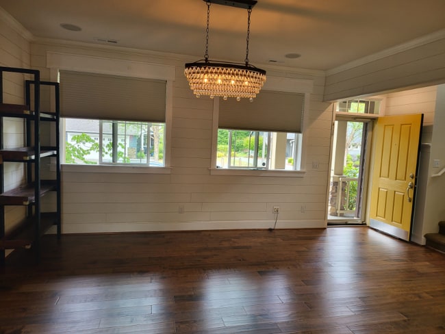 Building Photo - 4601 Strathmore Cir SW