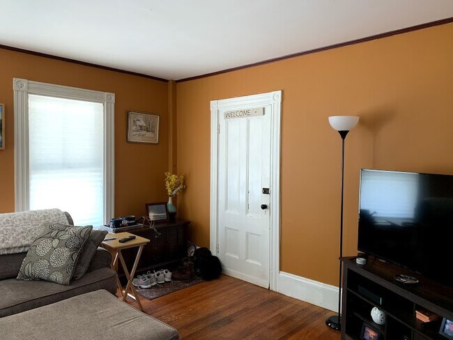 Building Photo - 19 Clyfton St