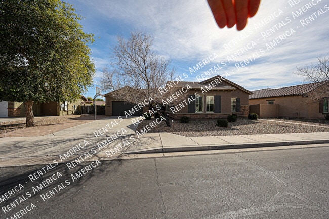 Building Photo - 1935 W Sparrow Dr