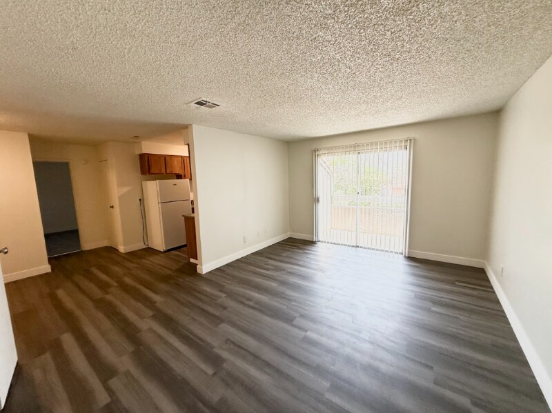 Foto principal - 1750 Karen Ave