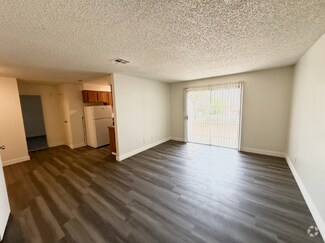 Building Photo - 1750 Karen Ave